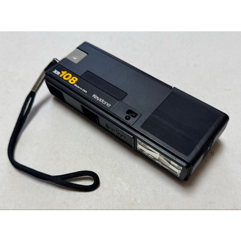 Vintage Keystone EverFlash XR108 Black Built-In Ecetonic Flash Film Camera *USA*